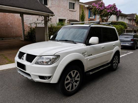 MITSUBISHI PAJERO TR4 2.0 4X4 16V 140CV FLEX 4P AUTOMÁTICO MITSUBISHI PAJERO TR4 2.0 4X4 16V 140CV FLEX 4P AUTOMÁTICO